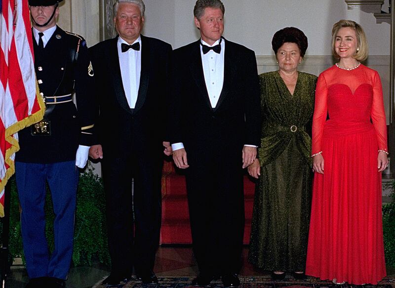 galleries/2011/01/19/the-first-ladies-of-state-dinners/state-dinners---clinton-1_frcp6g