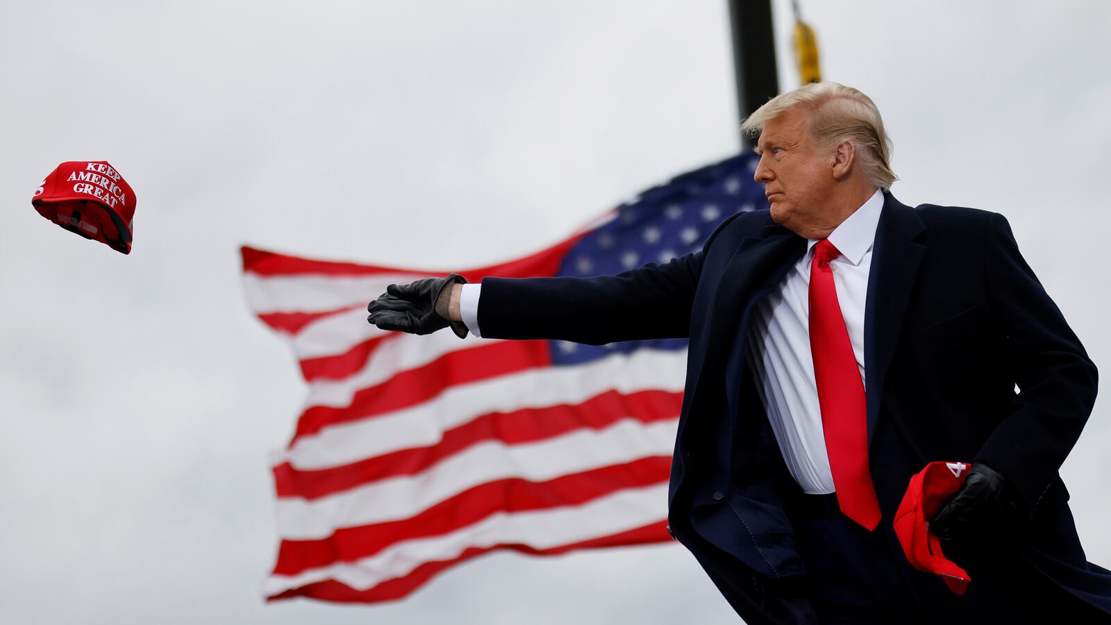 2020-10-30T183402Z_122213981_RC26TJ9XKCFB_RTRMADP_3_USA-ELECTION-TRUMP_otqmlu