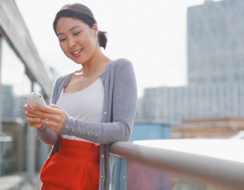 articles/2010/11/27/mobile-giving-gives-rise-to-the-ten-second-philanthropist/ries-mobile-giving_143846_lunb9t