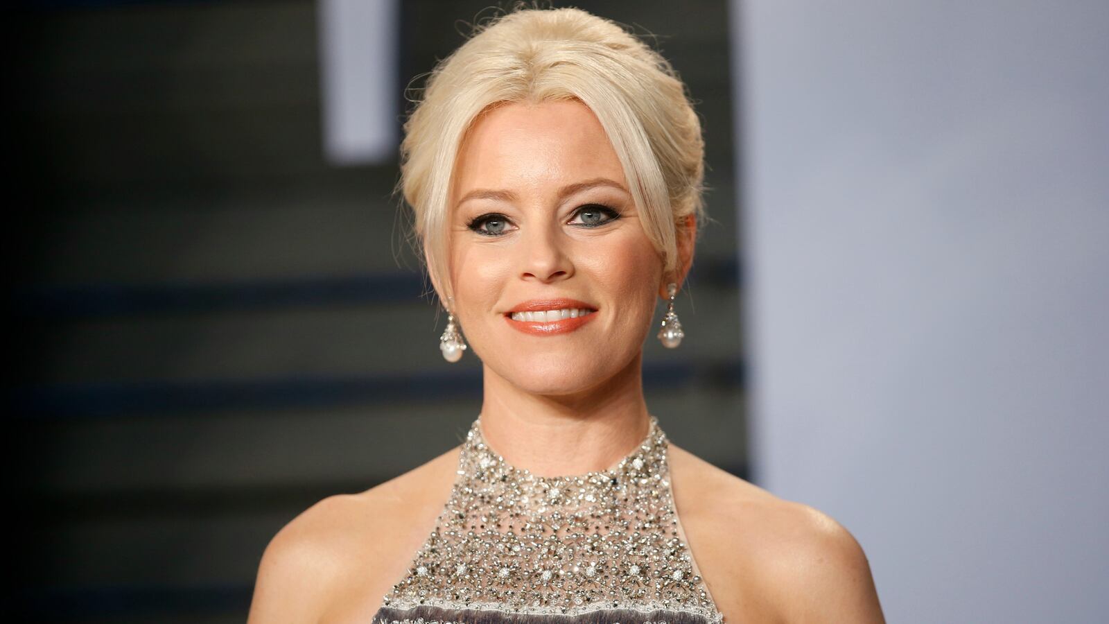 180814-elizabeth-banks-prince-movie-cheat_cnpn4z