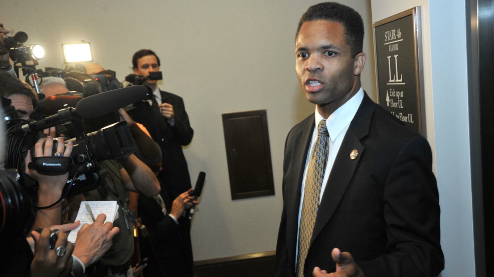 cheats/2012/10/23/jesse-jackson-jr-back-at-mayo-clinic/jesse-jackson-back-at-mayo-cheat_mmd8ir