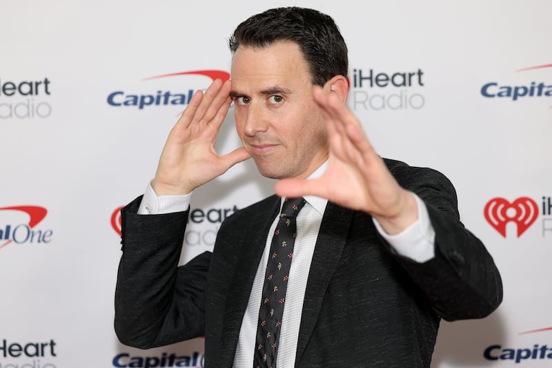 Oz Pearlman attends iHeartRadio z100's Jingle Ball 2025 Presented By Capital One at Madison Square Garden on December 12, 2025 in New York City.