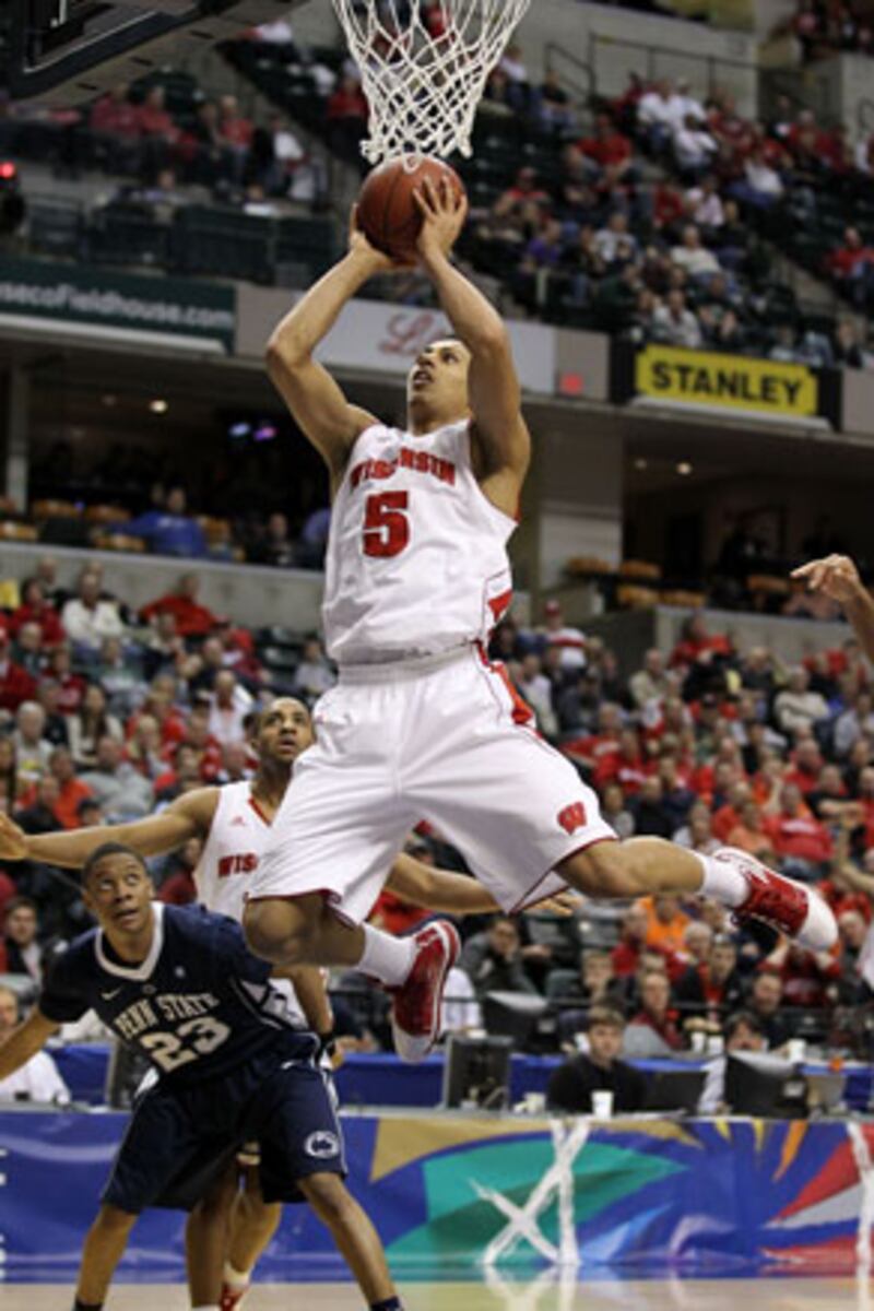 galleries/2011/03/20/die-hard-college-hoops-fans/college-basketball-fans---university-of-wisconsin_unnmog