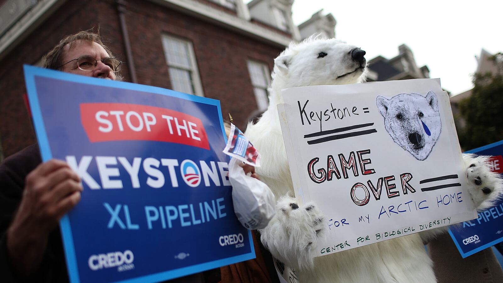 cheats/2014/02/04/keystone-would-save-6-lives-a-year/140204-keystone-xl-cheat_ewhqss