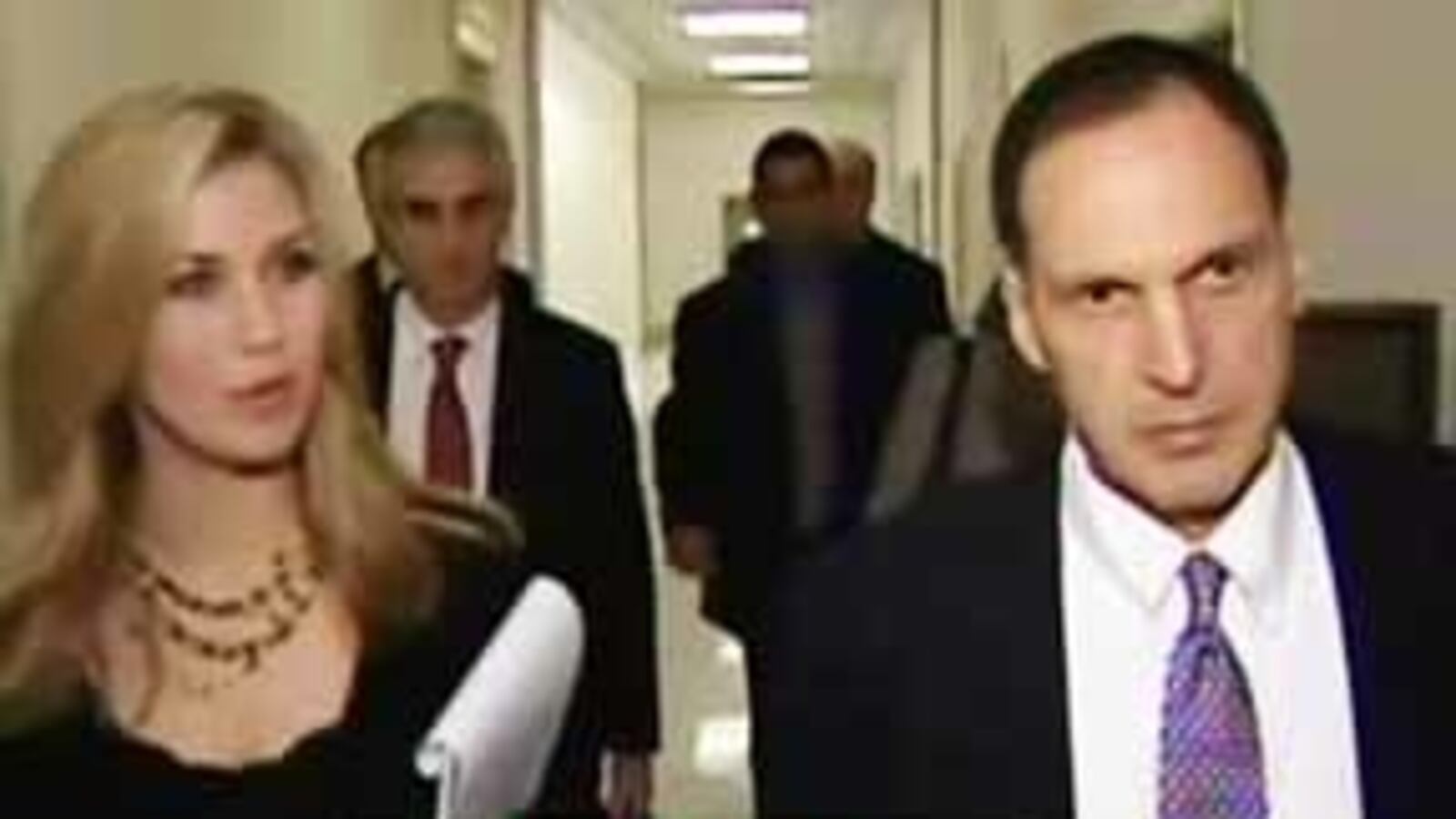 cheats/2008/10/07/dick-fuldrsquos-no-good-very-bad-day/cnn-reporter-confronts-lehman-ceo_393_x6wc5v