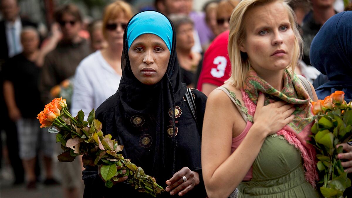 cheats/2011/07/24/mourners-fill-oslo-cathedral/oslo-coping-with-terror-kashyap_escvwm