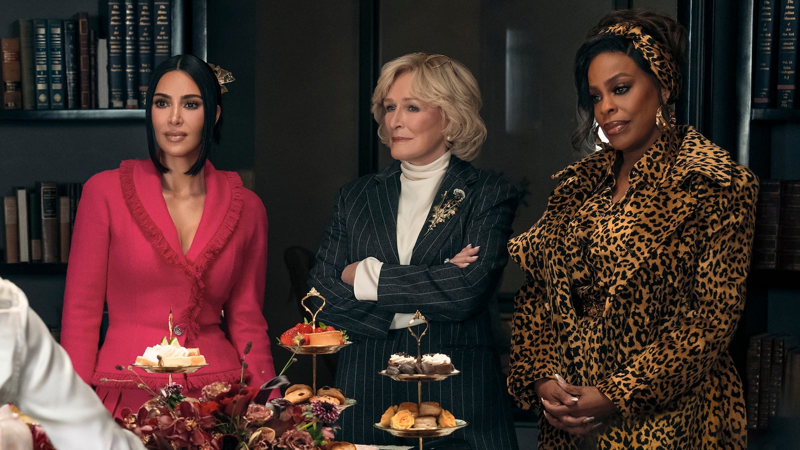 KIM KARDASHIAN, GLENN CLOSE, NIECY NASH-BETTS