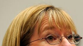 cheats/2009/02/09/secs-top-enforcer-resigns/linda-thomsen-1_fo6ht8