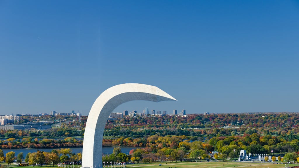 articles/2015/07/31/can-washington-dc-ever-be-truly-sexy-the-hill-s-most-beautiful-speak-out/150730-shire-washington-tease_devdk5