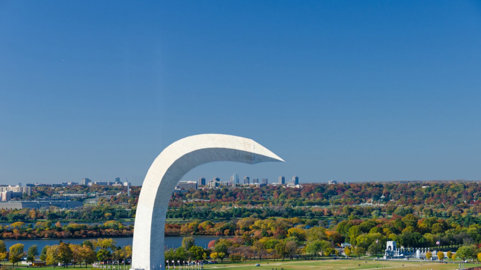 articles/2015/07/31/can-washington-dc-ever-be-truly-sexy-the-hill-s-most-beautiful-speak-out/150730-shire-washington-tease_devdk5