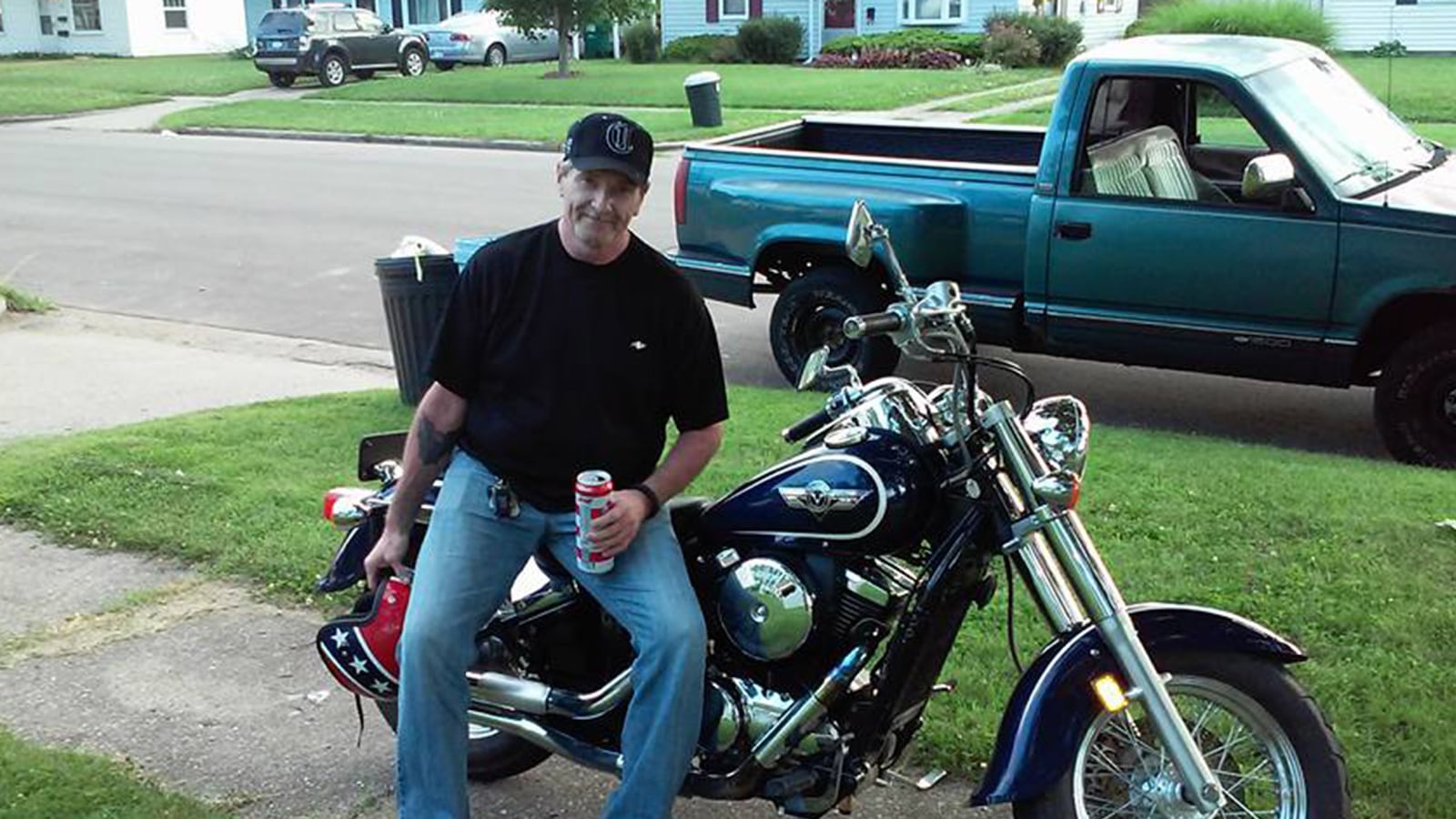 articles/2016/06/08/who-killed-five-cyclists-in-kalamazoo/160609-zavadski-kalamazoo-bikers-tease_zhsjrd