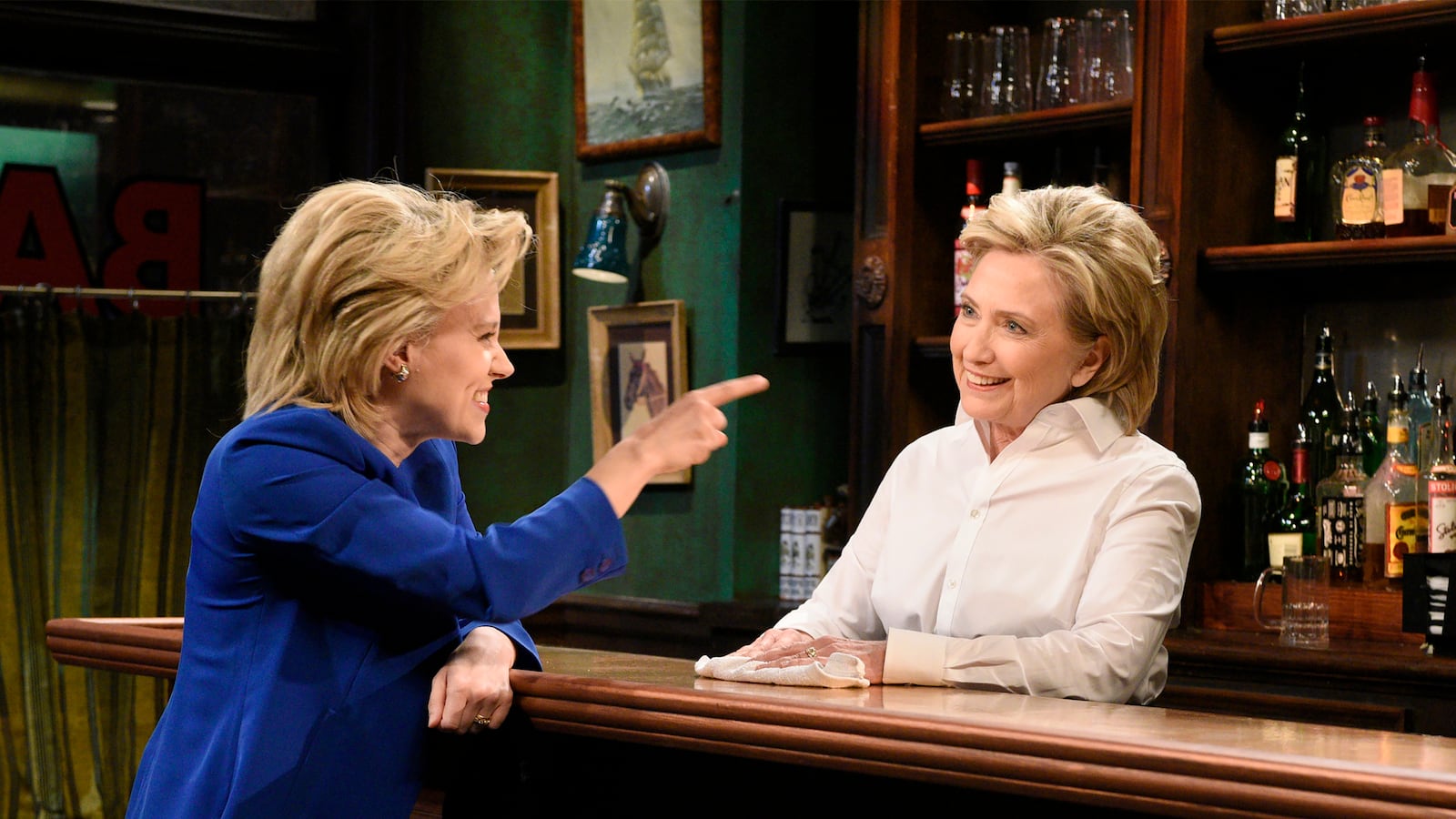 articles/2015/10/05/hillary-must-stop-trying-to-be-cool/151004-cox-hillary-cool-tease_vctqrj