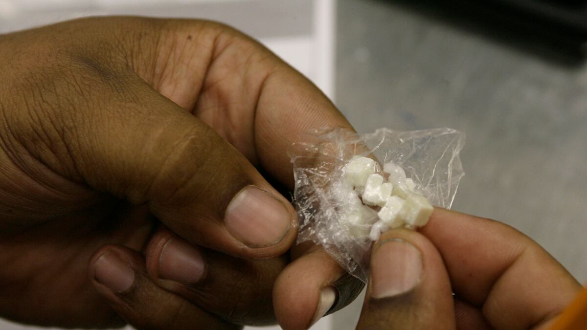 cheats/2011/06/30/crack-convicts-could-get-early-release/crack-cocaine-cheat_wevvnb