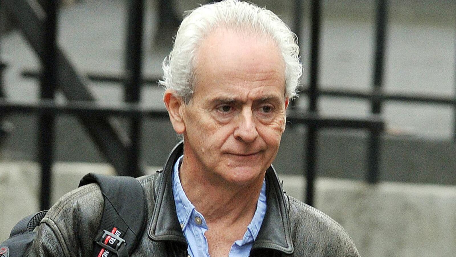 cheats/2011/11/29/report-government-secrets-hacked-by-news-international/nick-davies-phone-hacking-hearing-cheat_x97r3y