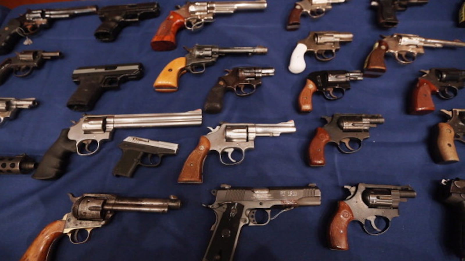 articles/2013/04/29/we-need-stronger-background-checks/we-need-stronger-background-checks-image_pvusjm