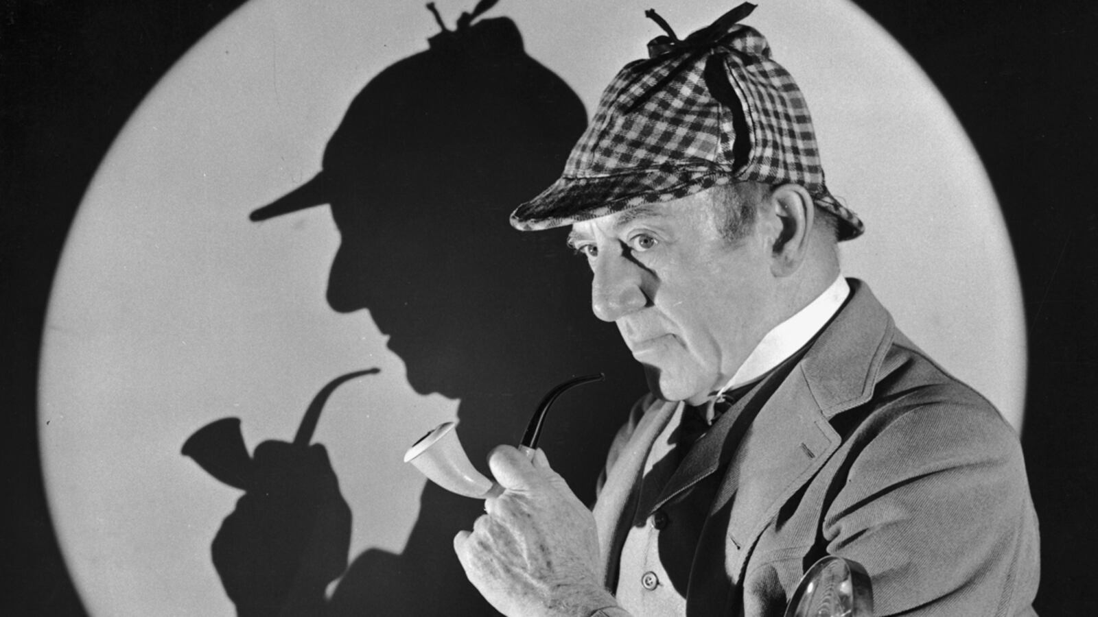 articles/2011/12/09/the-essential-sherlock-holmes-michael-dirda-s-recommendations/browser-sherlock-holmes-tease_swmv5r