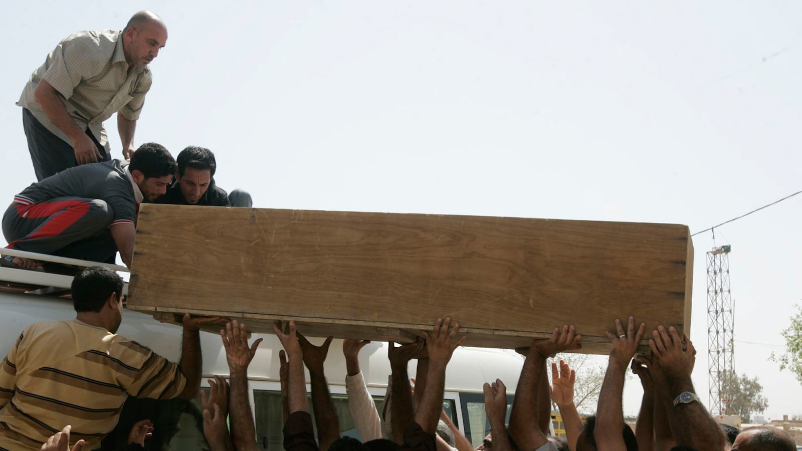 cheats/2014/10/02/26-000-iraqi-civilian-casualties-in-2014/141002-iraq-deaths-cheat_ejxrqb