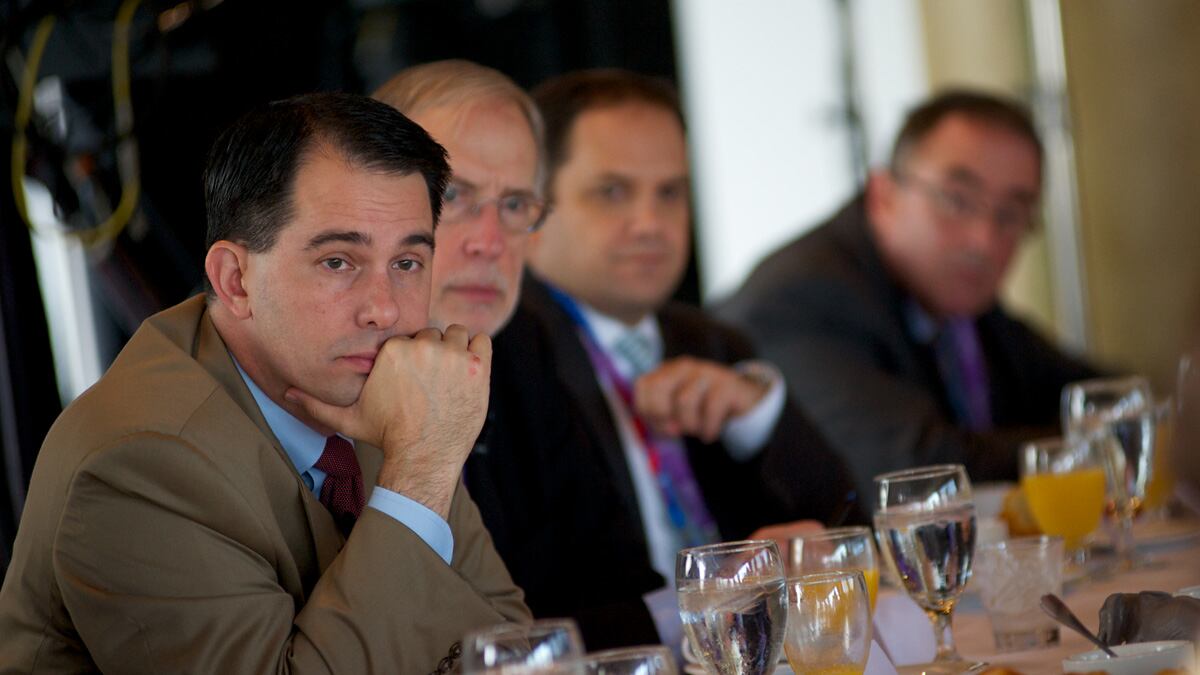 articles/2012/09/15/wisconsin-s-healthy-union-mess/avlon-wisconsin-walked-union-tease-embed_ort198