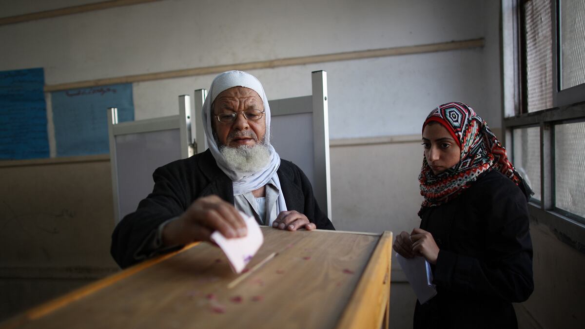 cheats/2011/12/02/egypt-turnout-hits-62-percent/egypt-voting-second-day-cheat_apzy4u