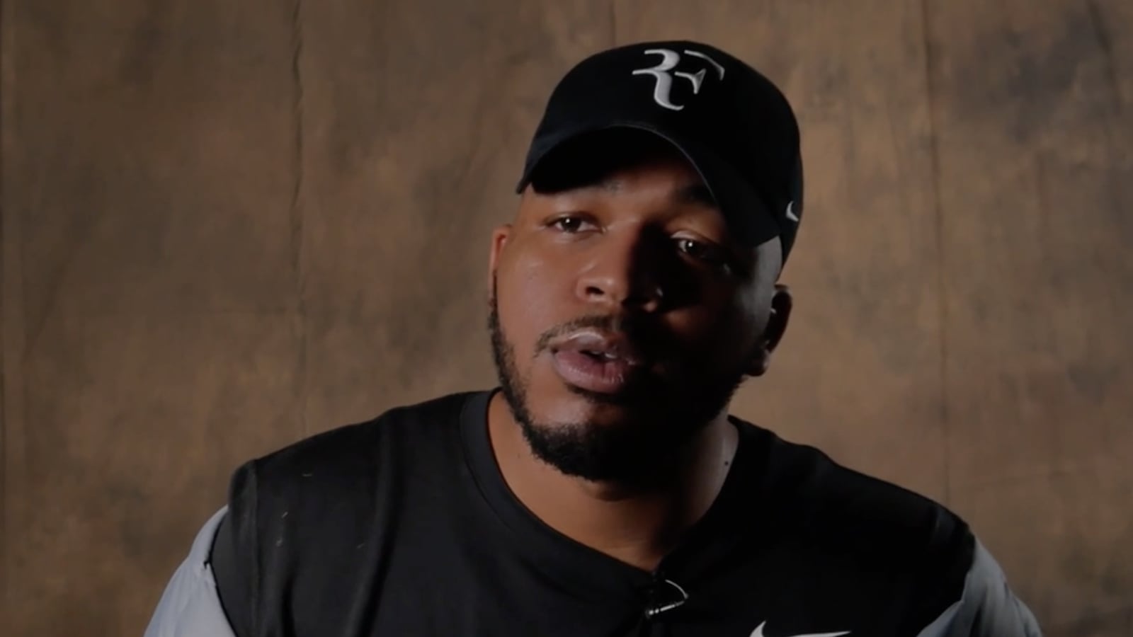 articles/2016/03/25/drake-vs-meek-mill-feud-gets-violent-drake-songwriter-quentin-miller-claims-meek-jumped-him/160325-yamato-quentin-miller-tease_tgeuau