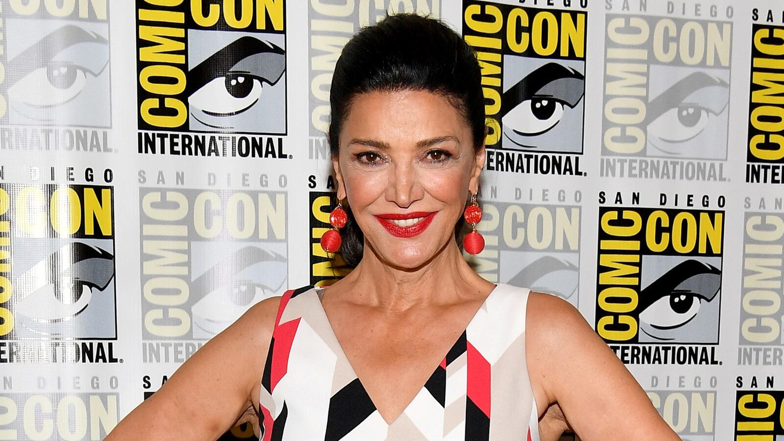 170814-shohreh-agdashloo-tease_iwz6il