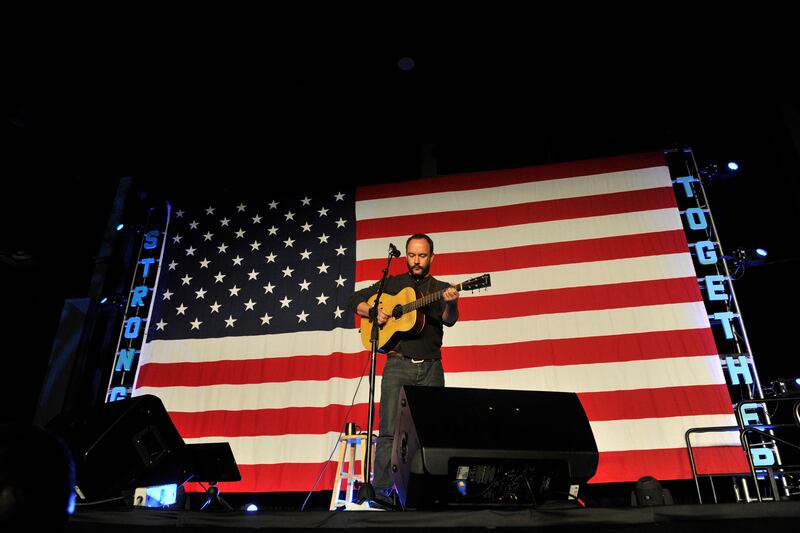 galleries/2016/11/07/musicians-get-political-campaign-concerts-in-2016/161107-campaign-concerts-06_jlwijk