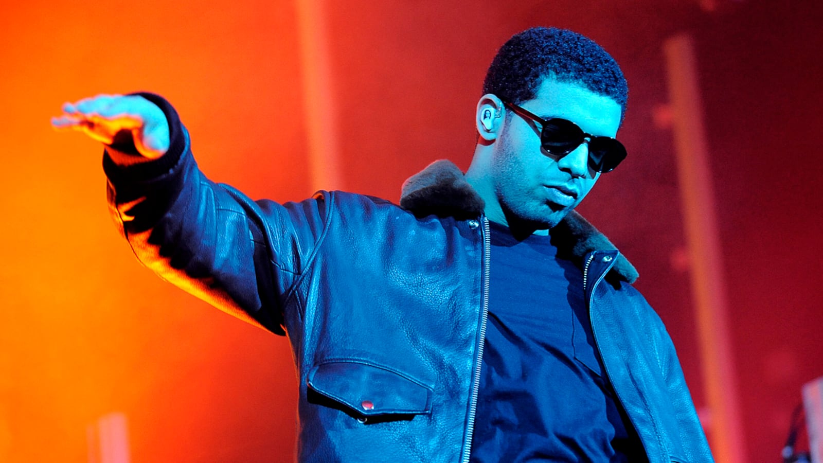 articles/2011/11/15/drake-on-take-care-rihanna-chris-brown-fight-acting-and-more/drake-new-album-stern_geffyq