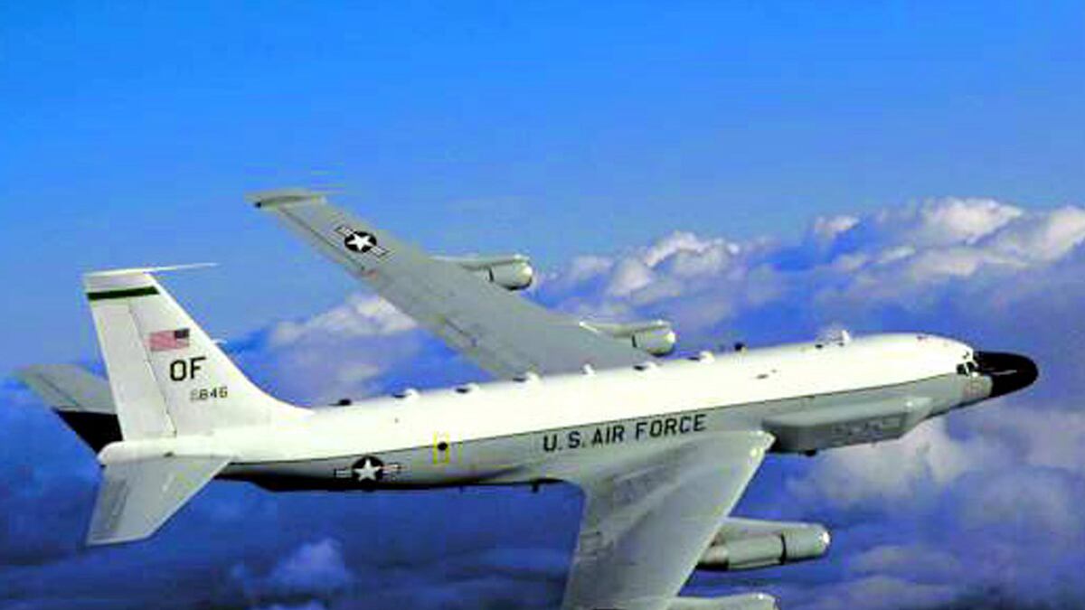 cheats/2014/08/04/u-s-altered-flight-to-avoid-russians/140804-us-airforce-cheat_czhpir