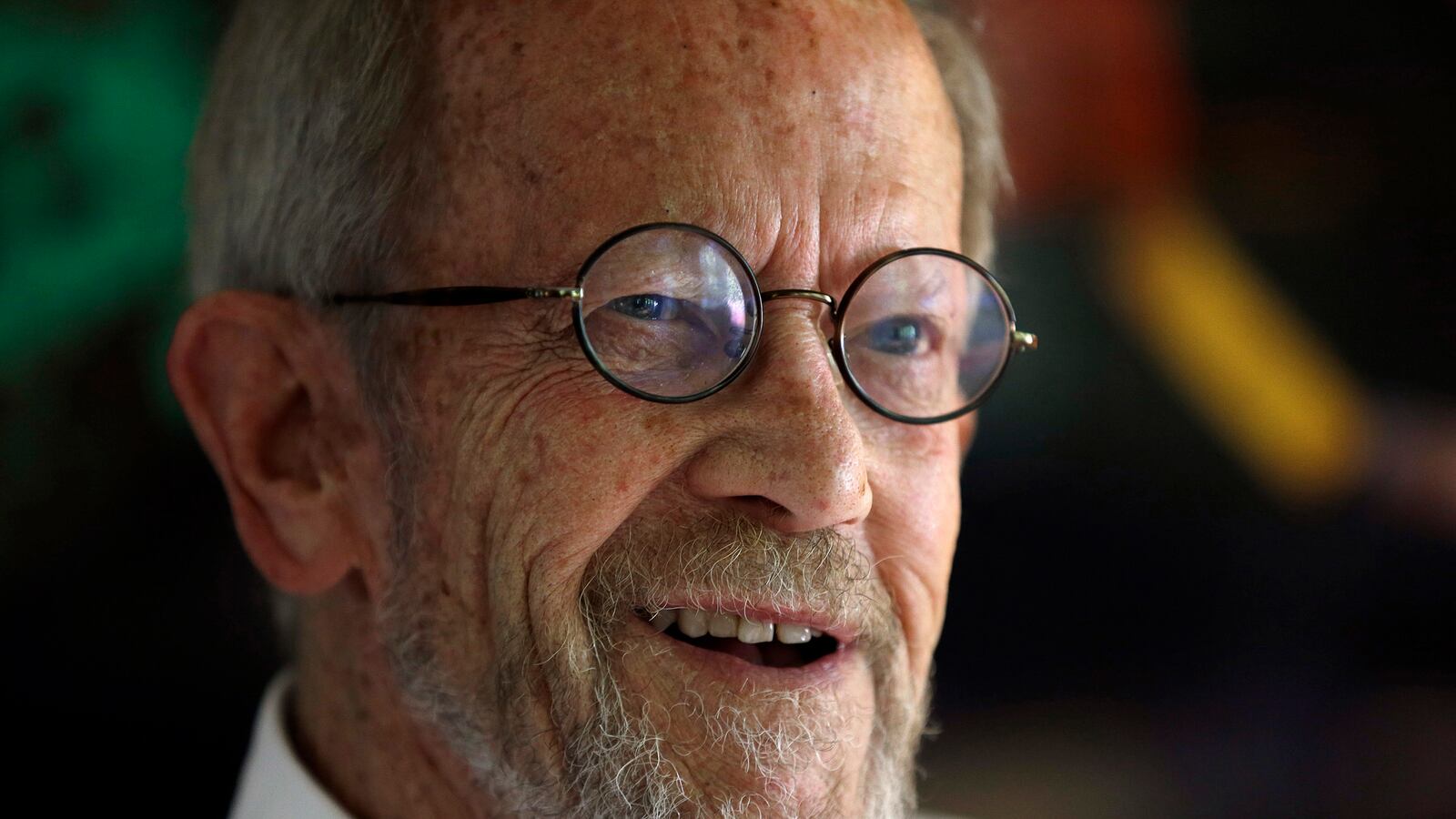 cheats/2013/08/20/novelist-elmore-leonard-dies/130806-leonard-stroke-cheat_jw2uld