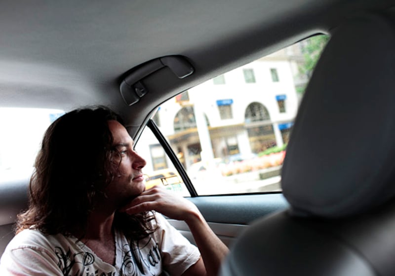 galleries/2009/07/29/shopping-with-constantine-maroulis/shopping-with-constantine-maroulis-9_y0992m