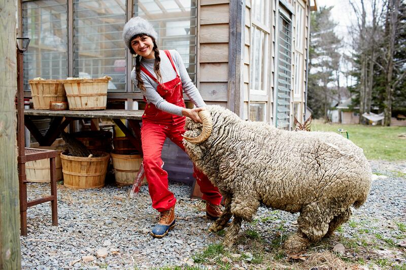 galleries/2014/03/19/the-fashionable-selby-a-peek-inside-designers-studios-photos/gal-fashionable-selby-04_h5bhpt