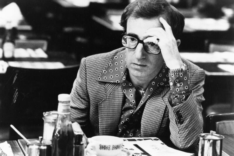 articles/2016/10/22/saying-goodbye-to-new-york-s-carnegie-deli/161021-Sheraton-carnegie-embed1_wt0y7i