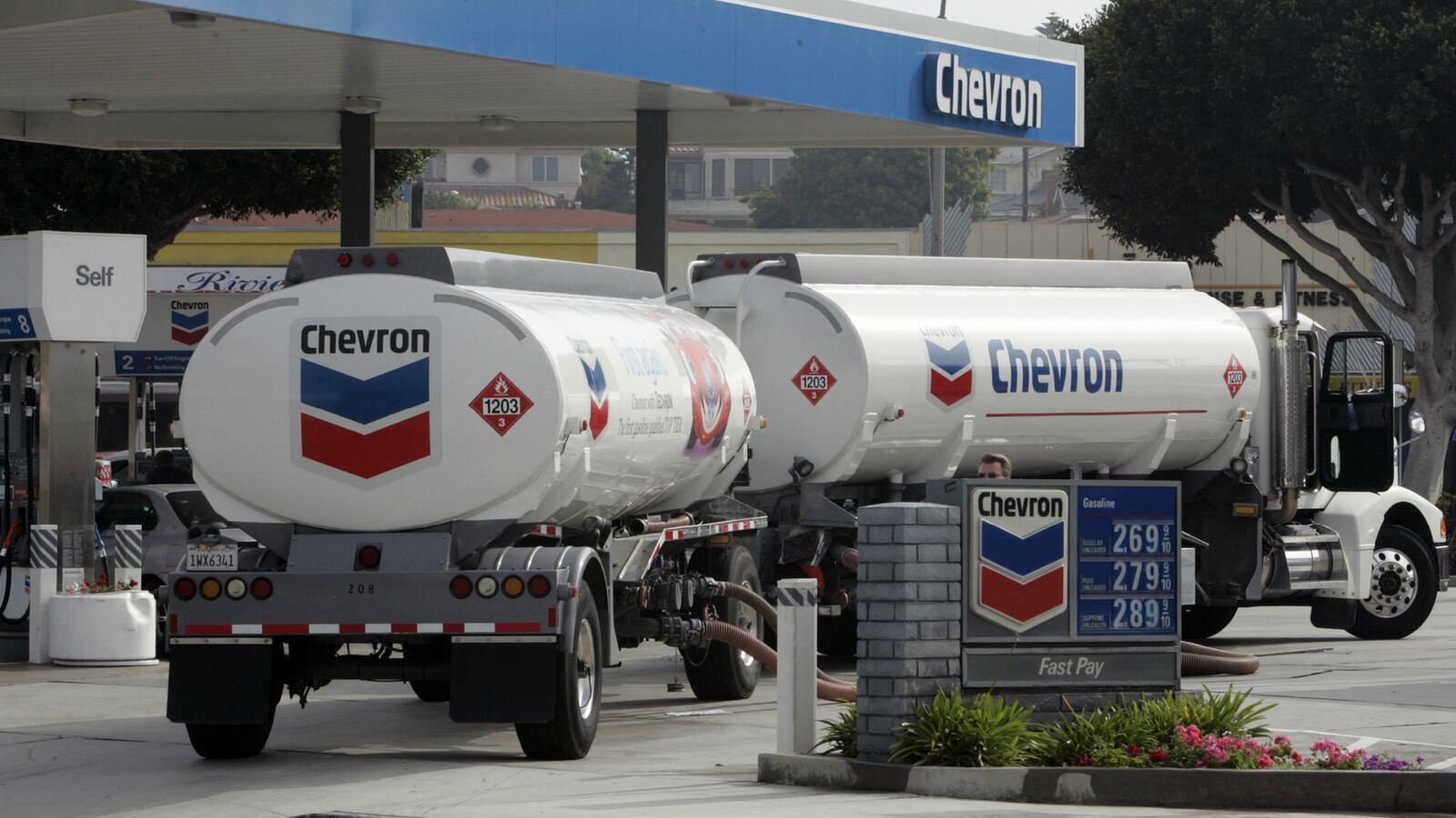 180625-big-oil-lawsuits-tossed-cheat_rv7hxg