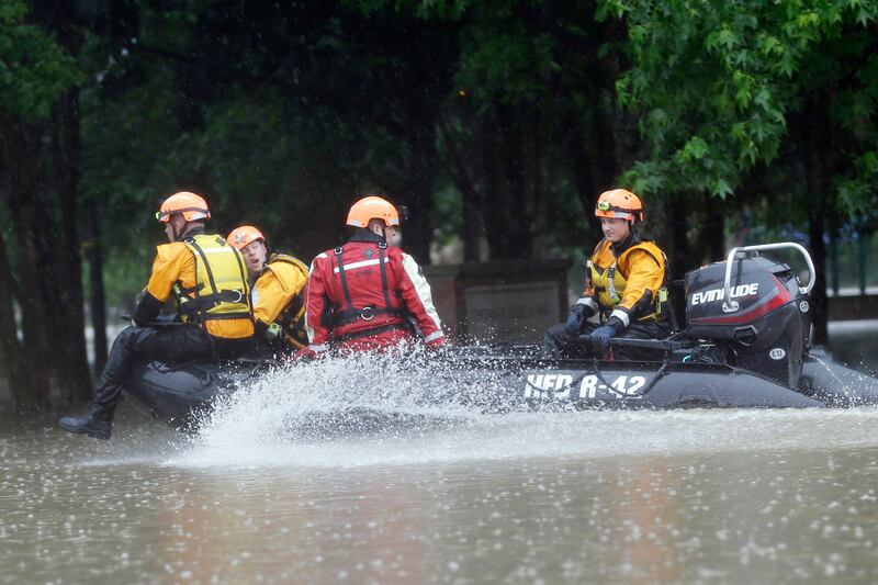 galleries/2016/04/18/houston-s-flood-emergency-photos/160418-houston-flood-gallery-4_a5np3z