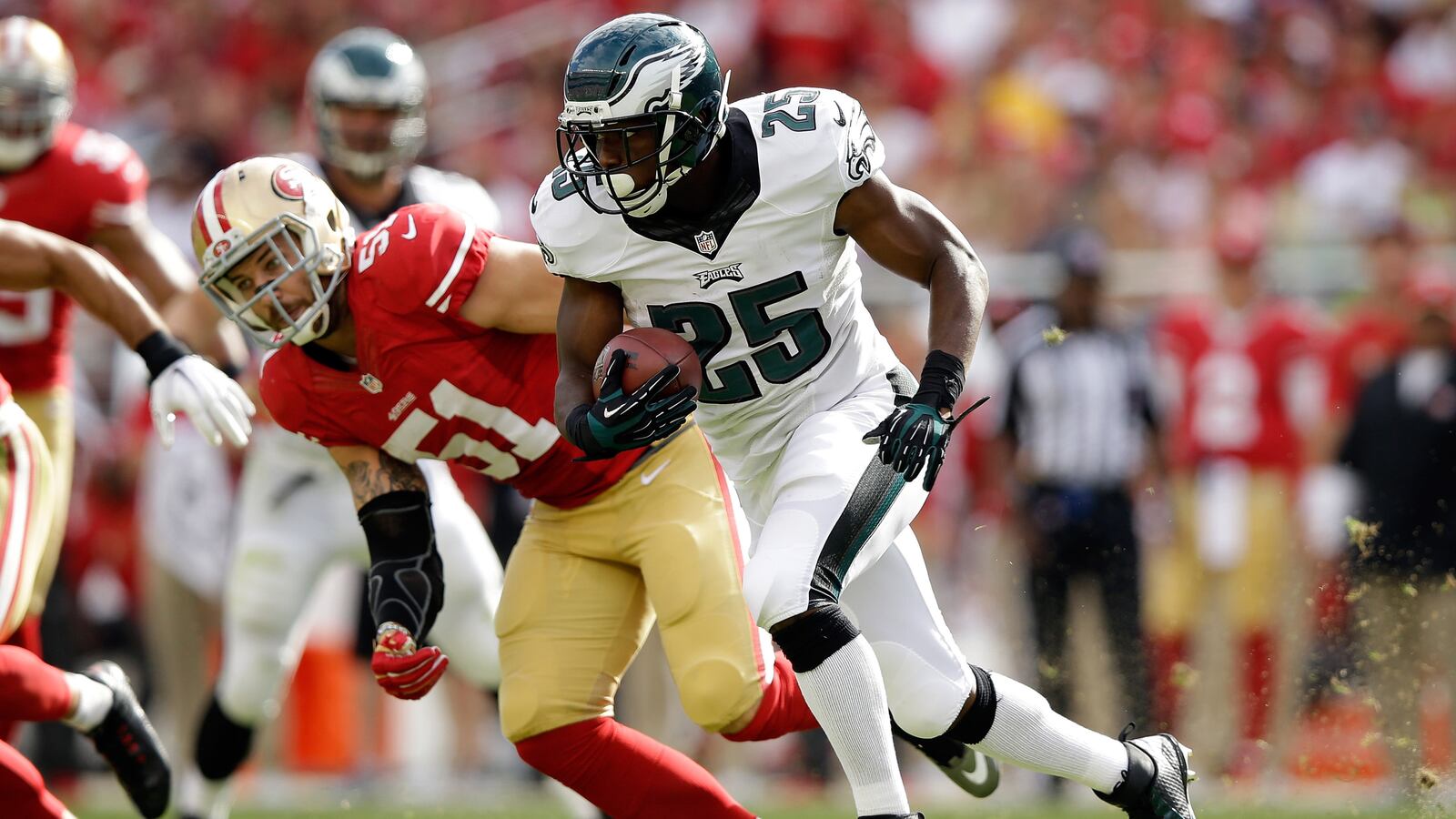 cheats/2014/09/30/fcc-repeals-sports-tv-blackouts/140930-fcc-blackout-cheat_umz4oc