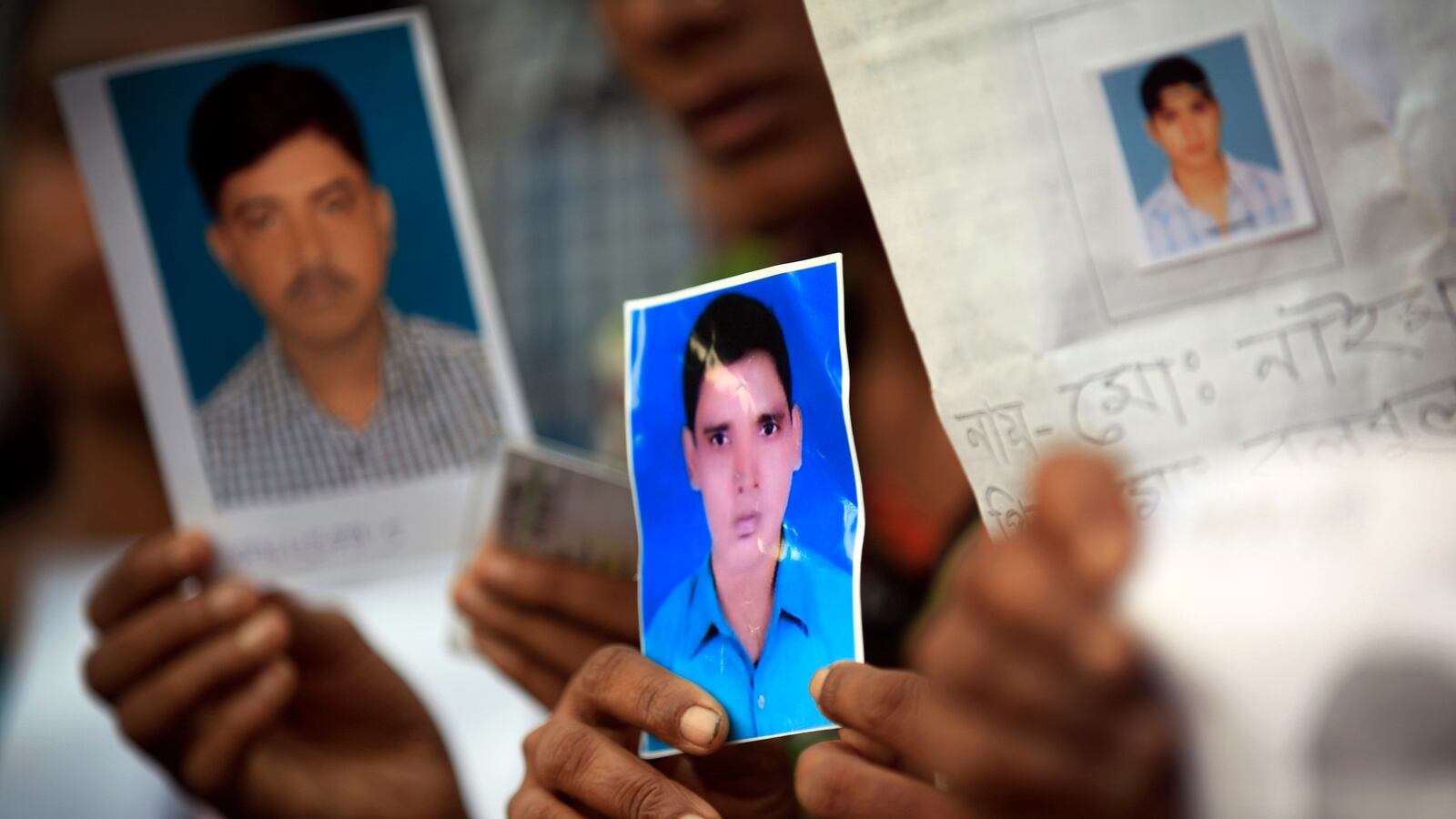 cheats/2013/04/29/death-toll-rises-in-bangladesh/130429-bangladesh-losing-hope-cheat_cmo1od