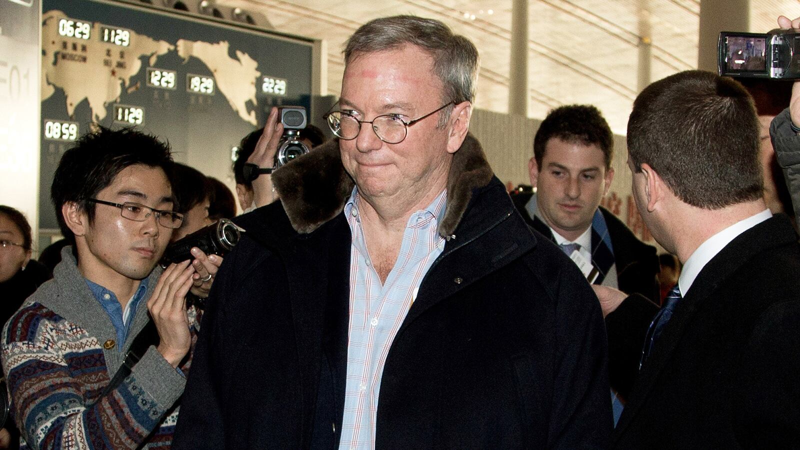 cheats/2013/01/07/google-s-schmidt-in-north-korea/google-eric-schmidt-visits-north-korea-cheat_rpj9eb
