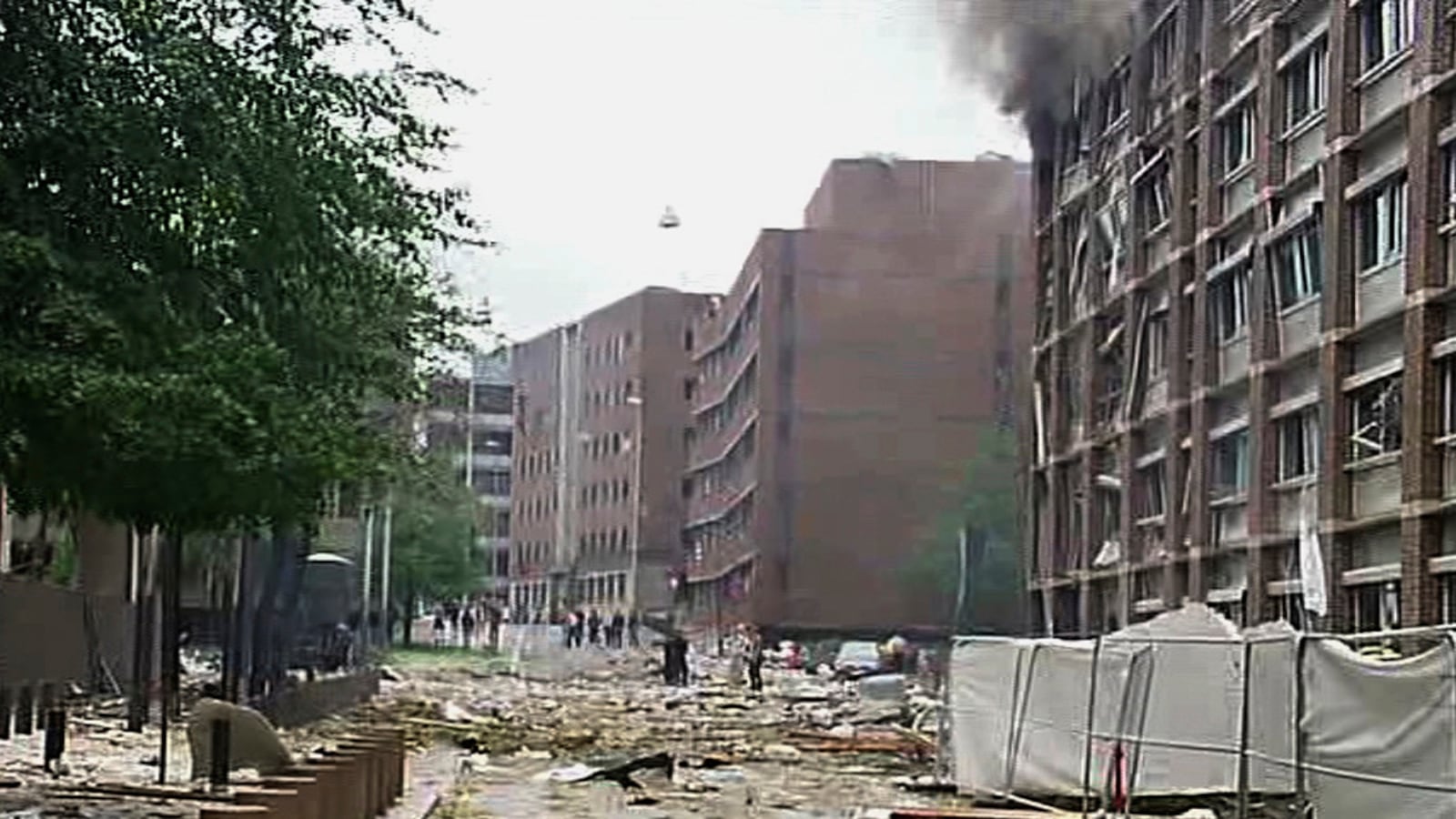 articles/2011/07/22/oslo-bombing-photos-videos-and-tweets/oslo-explosion-cheat_tuwblm