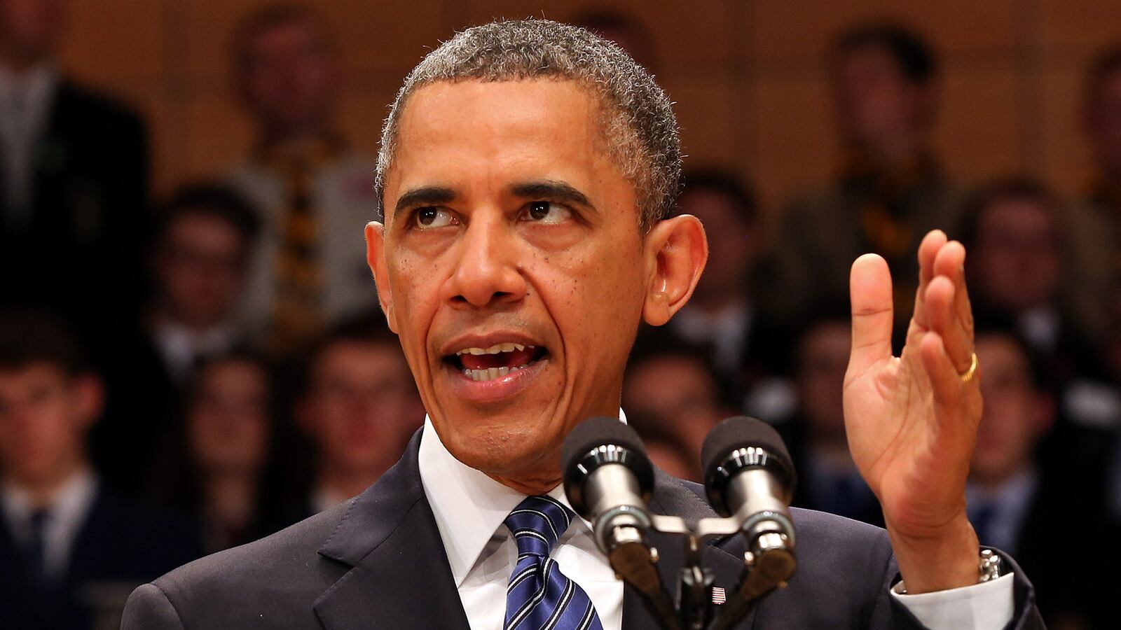 articles/2013/06/17/in-wake-of-surveillance-stories-barack-obama-s-poll-numbers-plummet/130617-obama-plummeting-numbers-avlon-tease_spmume