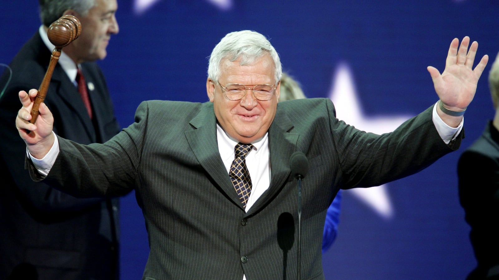 cheats/2015/05/29/hastert-reportedly-hushed-up-sex-abuse/150529-hastert-cheat_tt3dwq