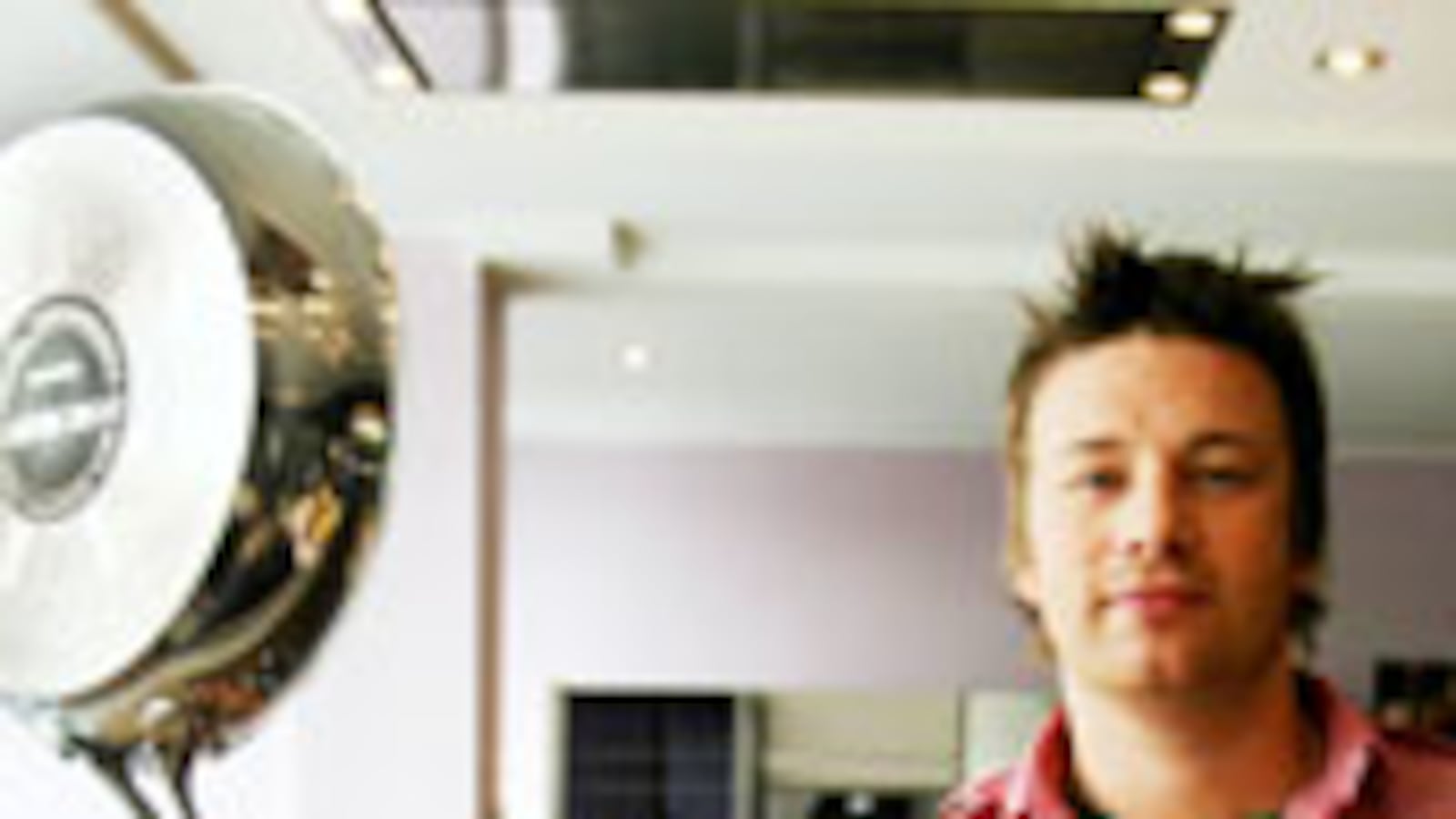 articles/2009/12/01/jamie-olivers-fat-revolution/jamie-oliver_66675_jxolkr