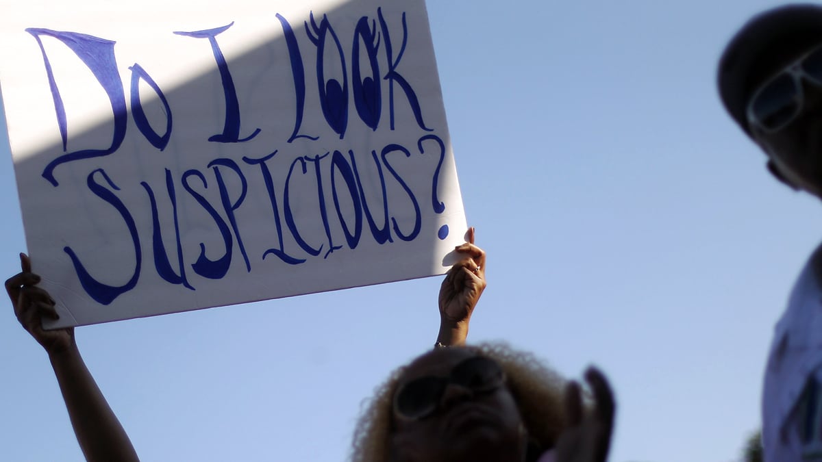 articles/2012/04/01/how-a-mix-of-racism-and-our-need-to-see-the-world-as-just-is-slandering-trayvon-martin/trayvon-rumor-singal_pyzthm