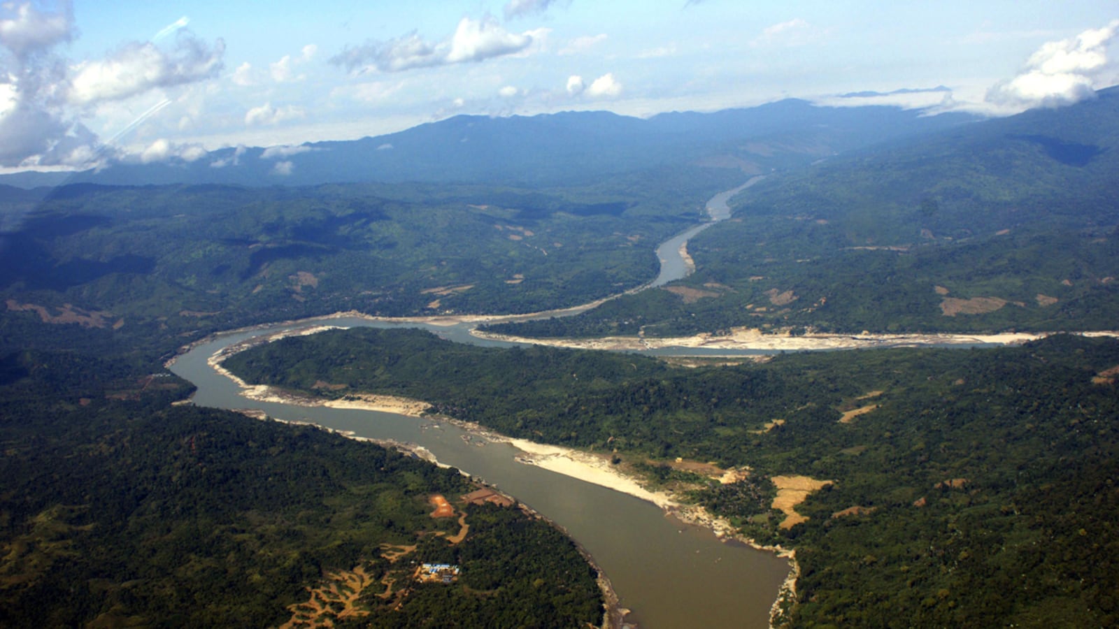 cheats/2011/09/30/burma-halts-controversial-dam-project/burma-halts-myitsone-dam-project-cheat_dmusz1