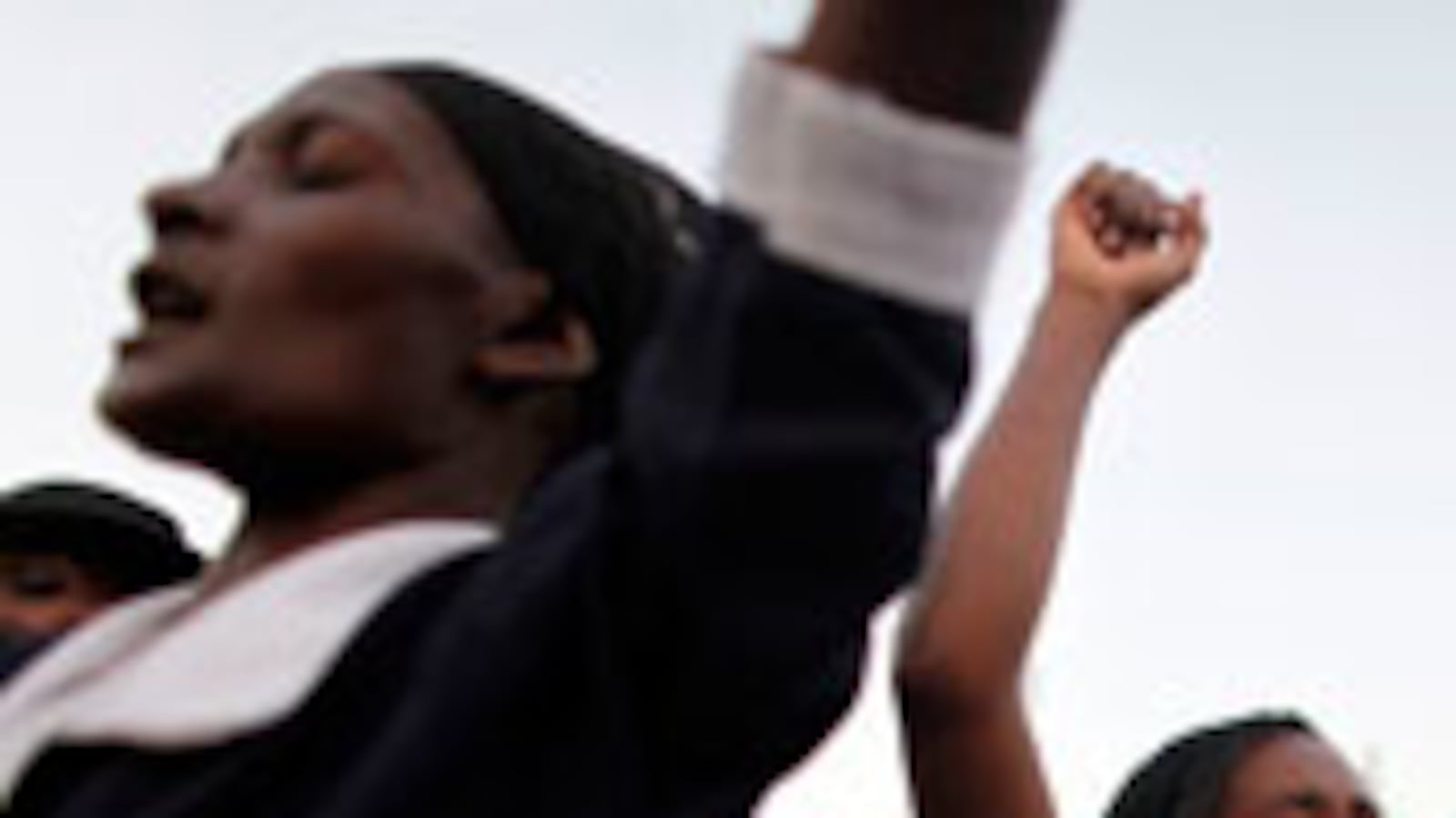 articles/2010/02/12/haitis-women-rise-from-the-rubble/robertson-haiti-women_81680_hntdit