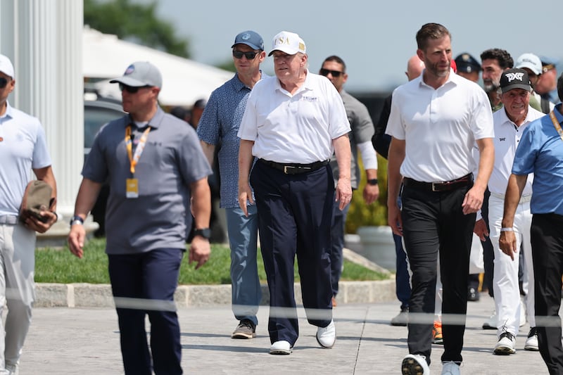 Trump bills the Secret Service for the hot dogs he gets them, a former employee of his Virginia golf course says.