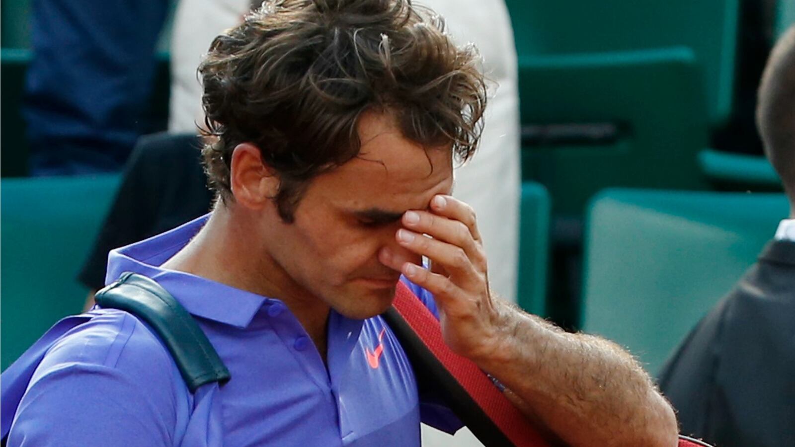 cheats/2015/06/02/roger-federer-ousted-from-french-open/150602-roger-federer-cheat_b0umcf