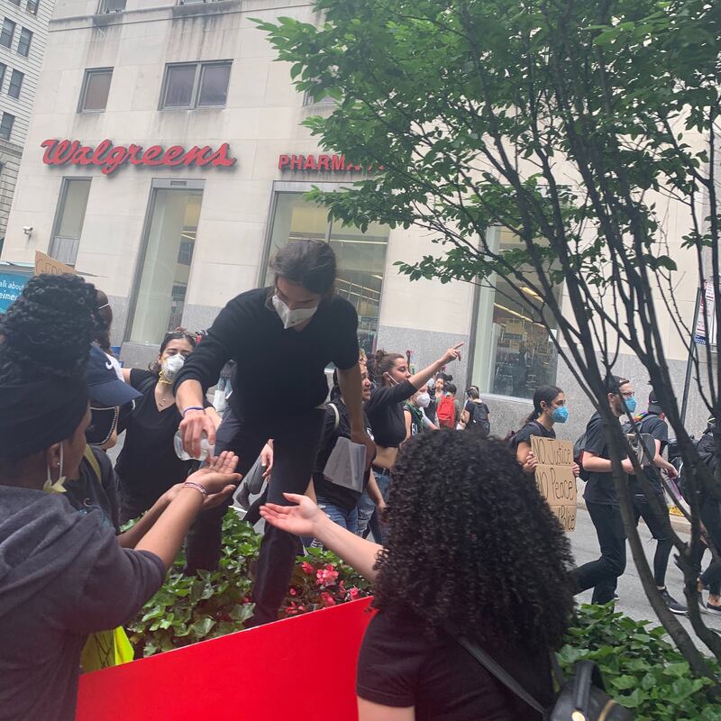 20003-alaina-supplies-protest-embed1_hkdzaw