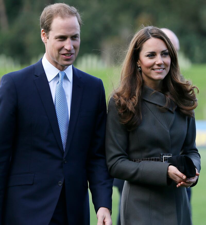 galleries/2013/01/01/celebrity-couples-expecting-in-2012-from-kim-and-kanye-to-jessica-simpson-and-more-photos/kate-middleton-prince-william-power-babies-2013_kxc1hl