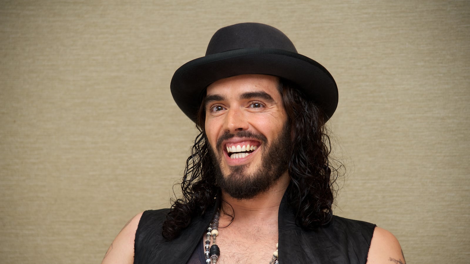 articles/2014/08/02/masseuse-claims-assault-by-russell-brand/131205-russel-brand-vegan_siklog