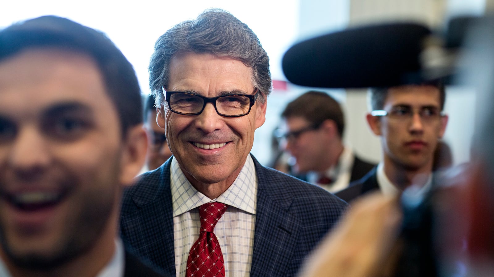 cheats/2016/03/29/rick-perry-s-ballot-may-be-lost-in-mail/160329-perry-cheat_fn02jo